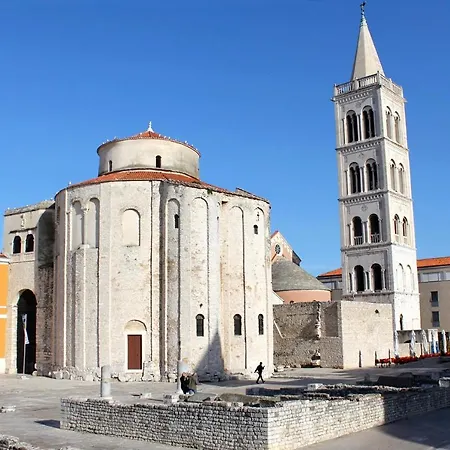 Apartment With A Parking Space - 18338 Zadar