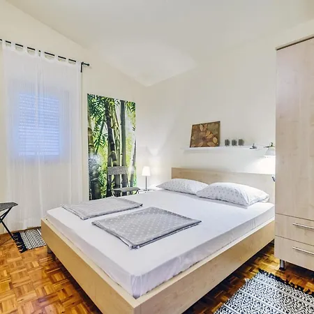 With A Parking Space - 18338 Appartement
