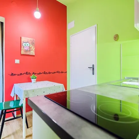 Apartament With Parking Space - 18338 Zadar