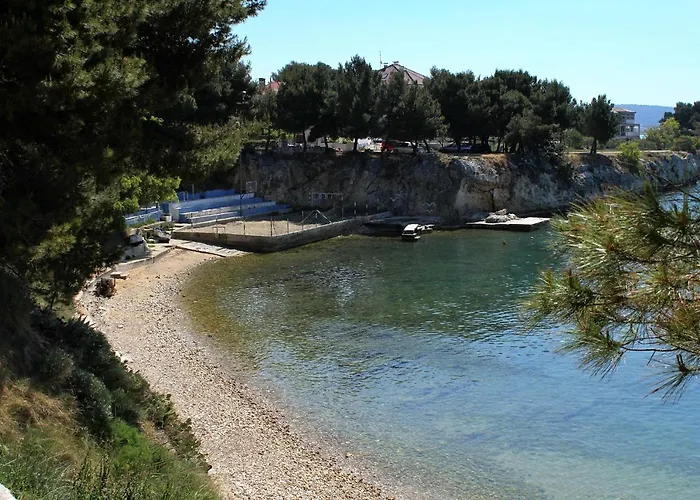 Apartman With Parking Space - 18338 *